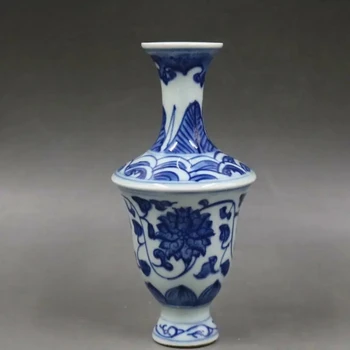 Китайская ваза сине-белого фарфора Qing Qianlong Lotus Design